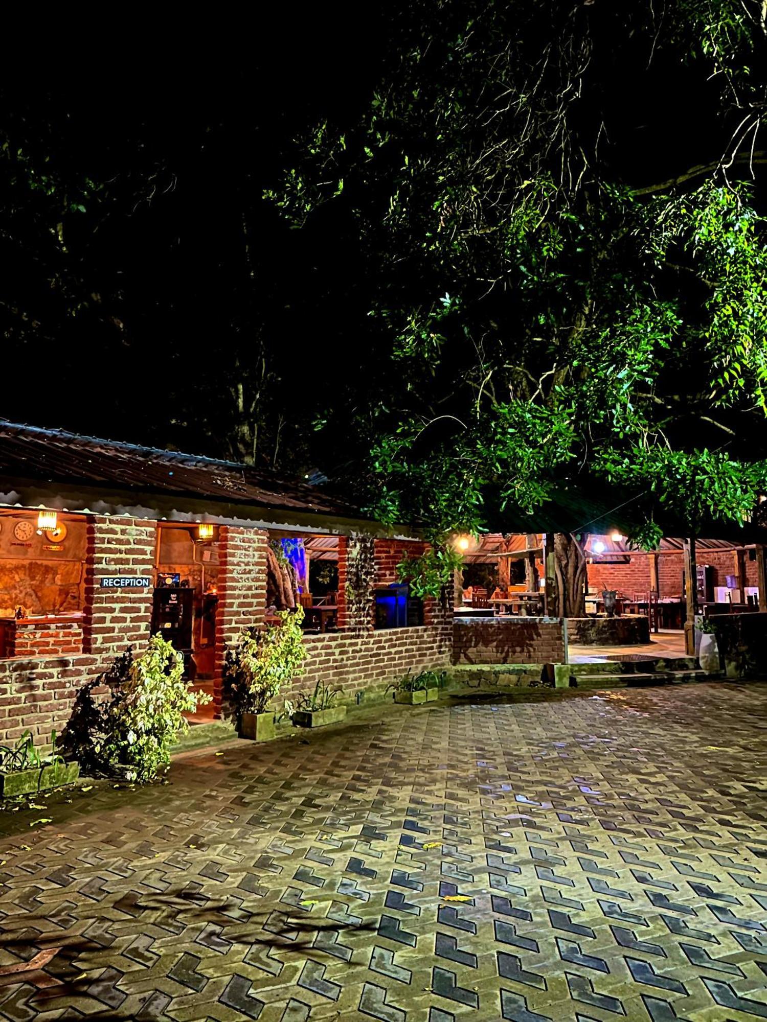 Birds Paradise Inn 우다왈라웨 외부 사진